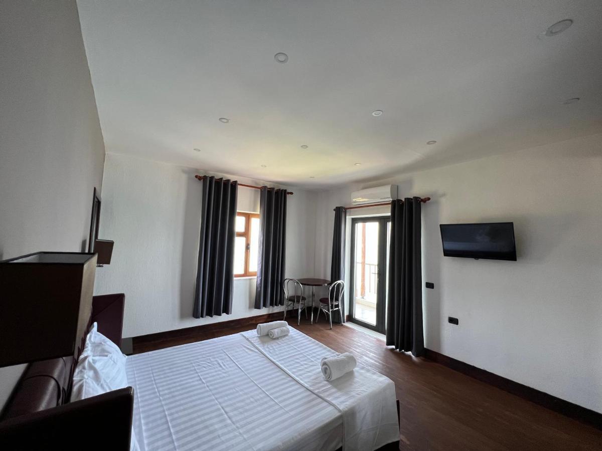 Hotel Victoria Memlishte Ngoại thất bức ảnh