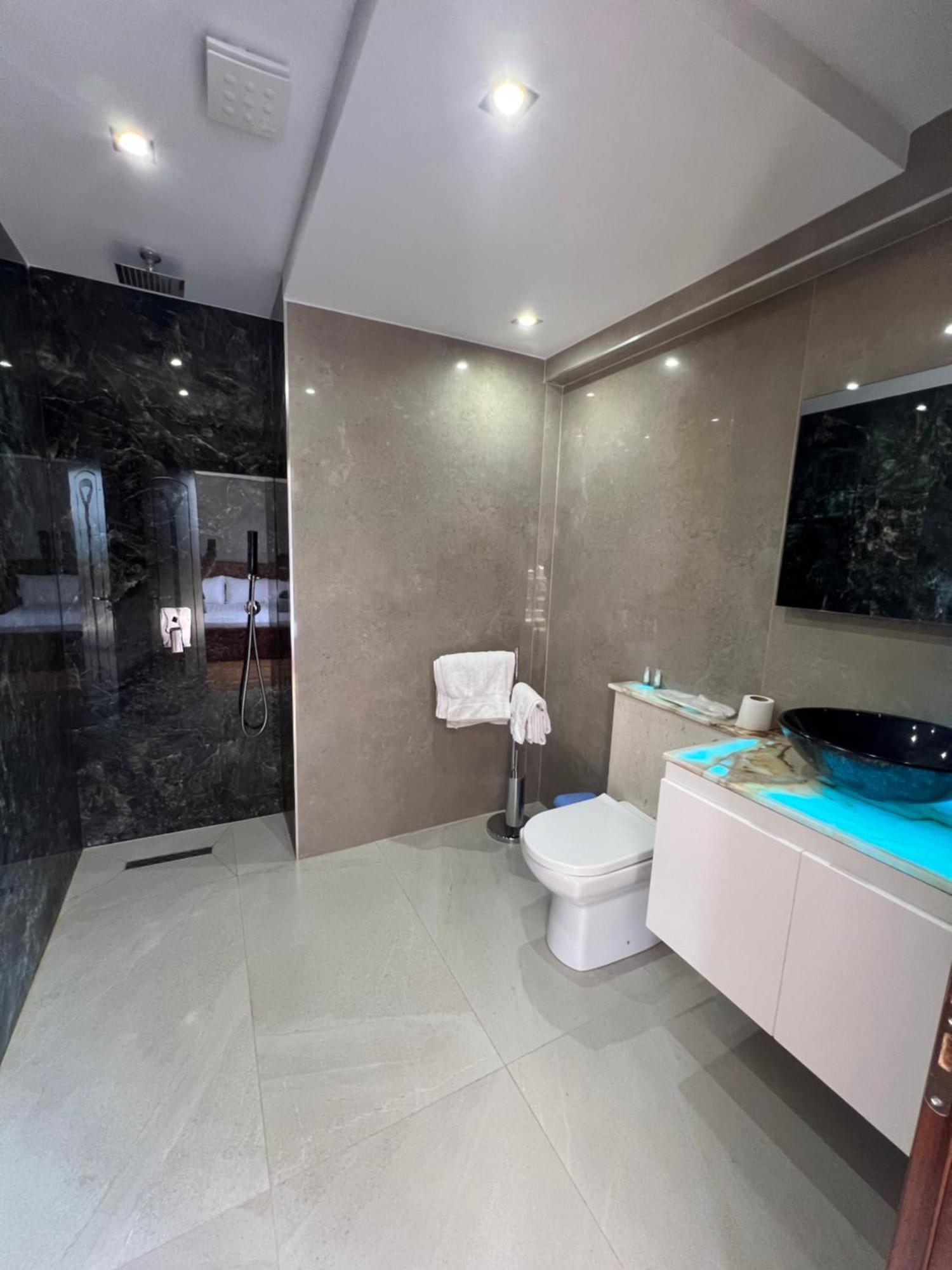 Hotel Victoria Memlishte Ngoại thất bức ảnh